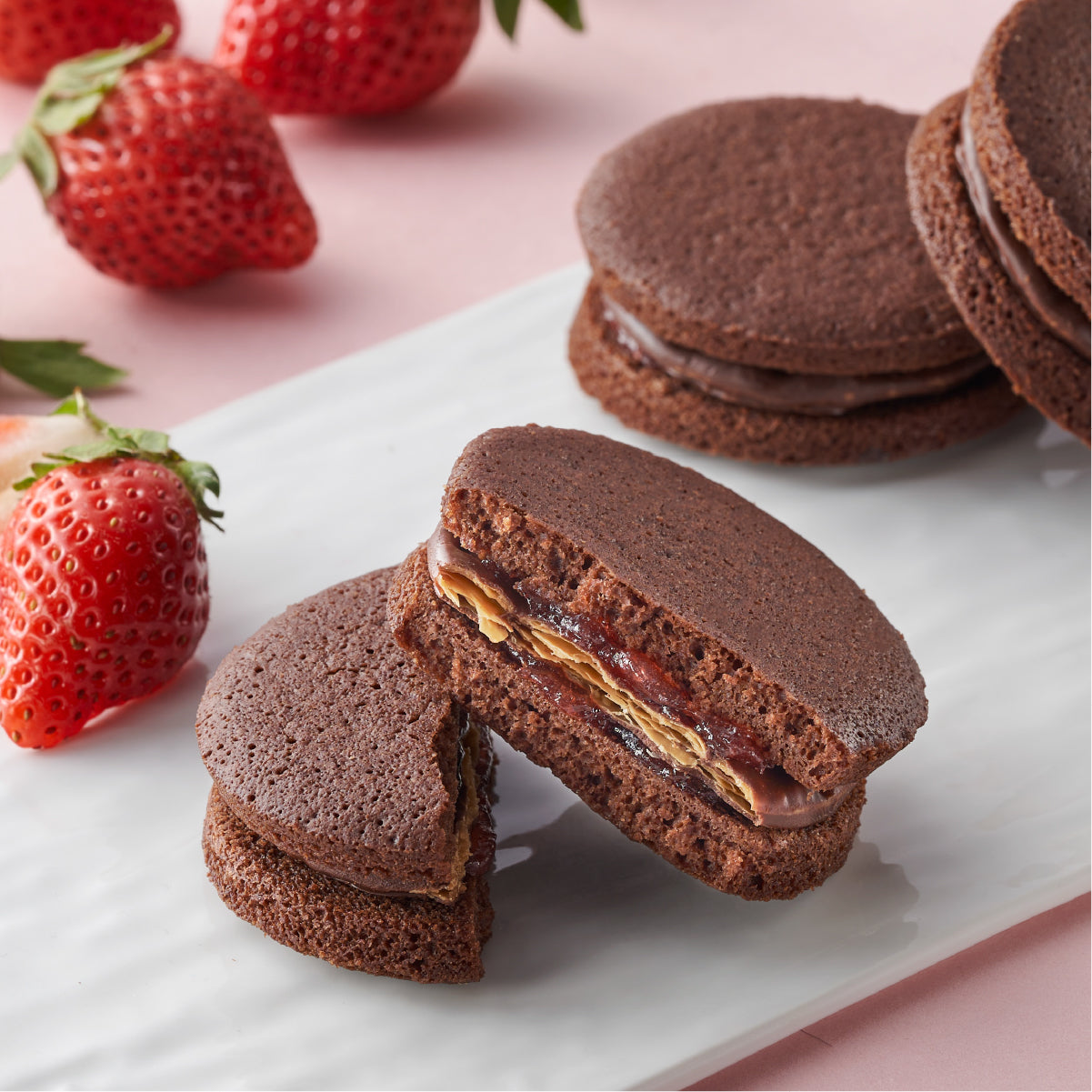 なんばんショコラサンド 4個入（熊本県産和栗・博多あまおう）